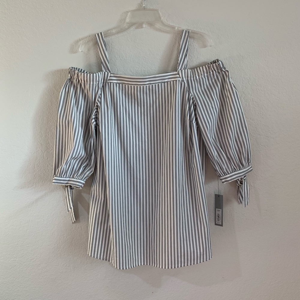 NWT! Cold Shoulder Blouse ❤️